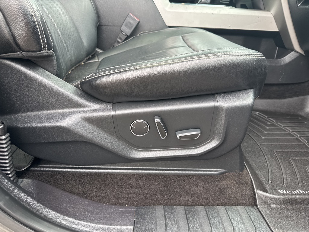 2018 Ford F-150 Lariat FX4 photo 24