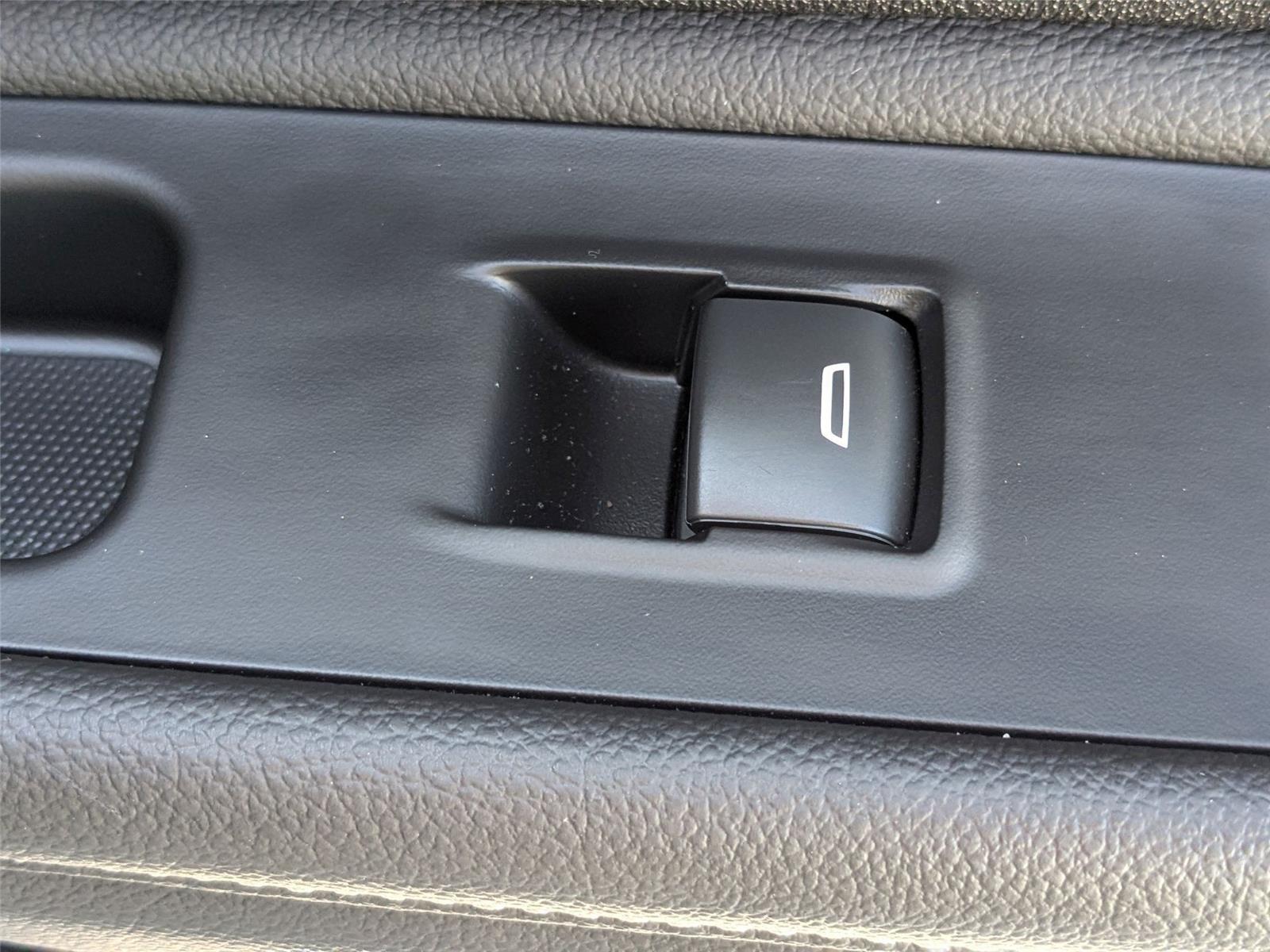2024 Gmc Terrain SLT photo 37
