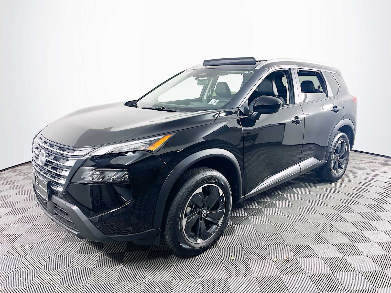2026 Nissan Rogue SV's photo
