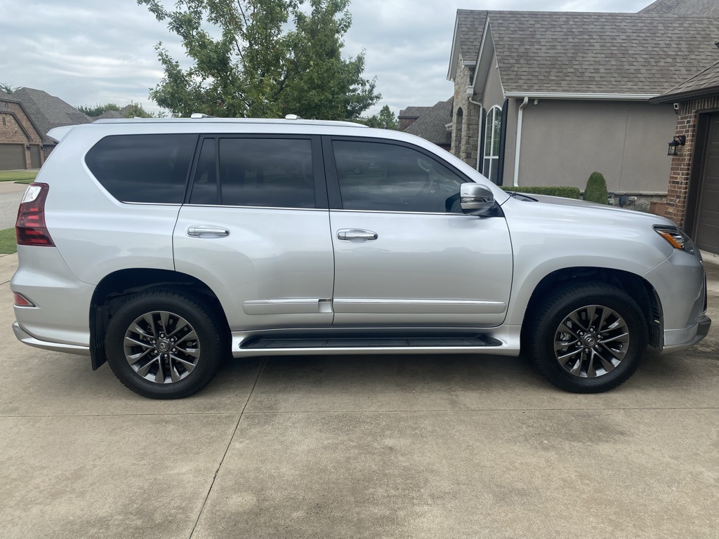 2019 Lexus GX 460 photo 2
