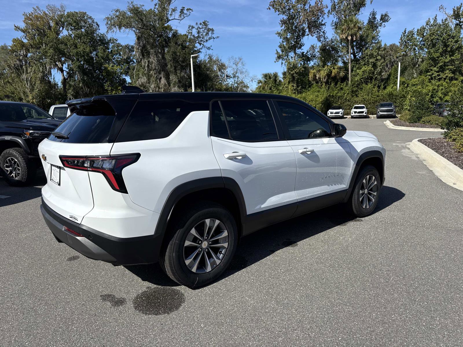 2026 Chevrolet Equinox LT photo 2