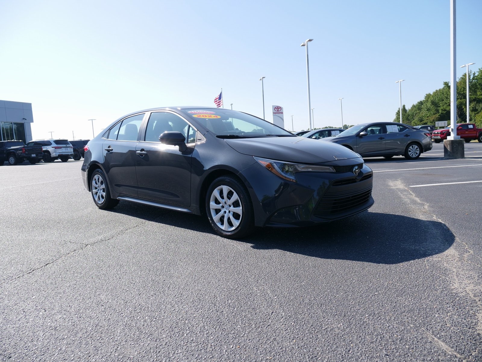 2024 Toyota Corolla LE's photo