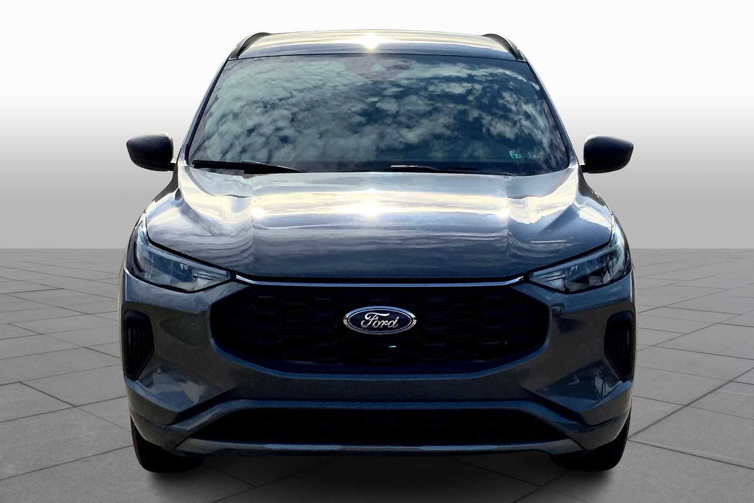 2023 Ford Escape ST-Line photo 3