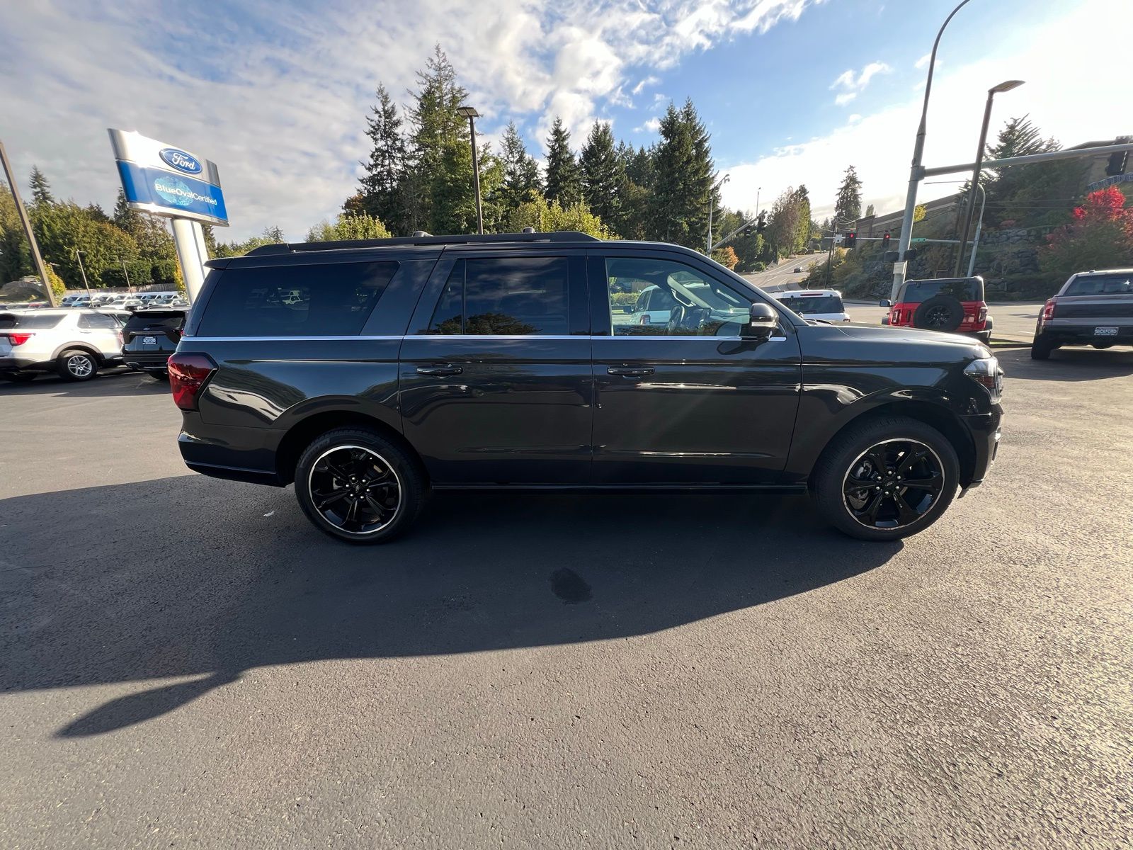 2022 Ford Expedition MAX Limited photo 3