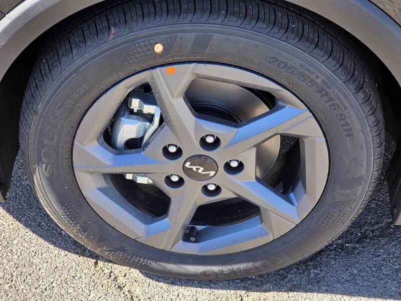 2025 Kia K4 LXS photo 4