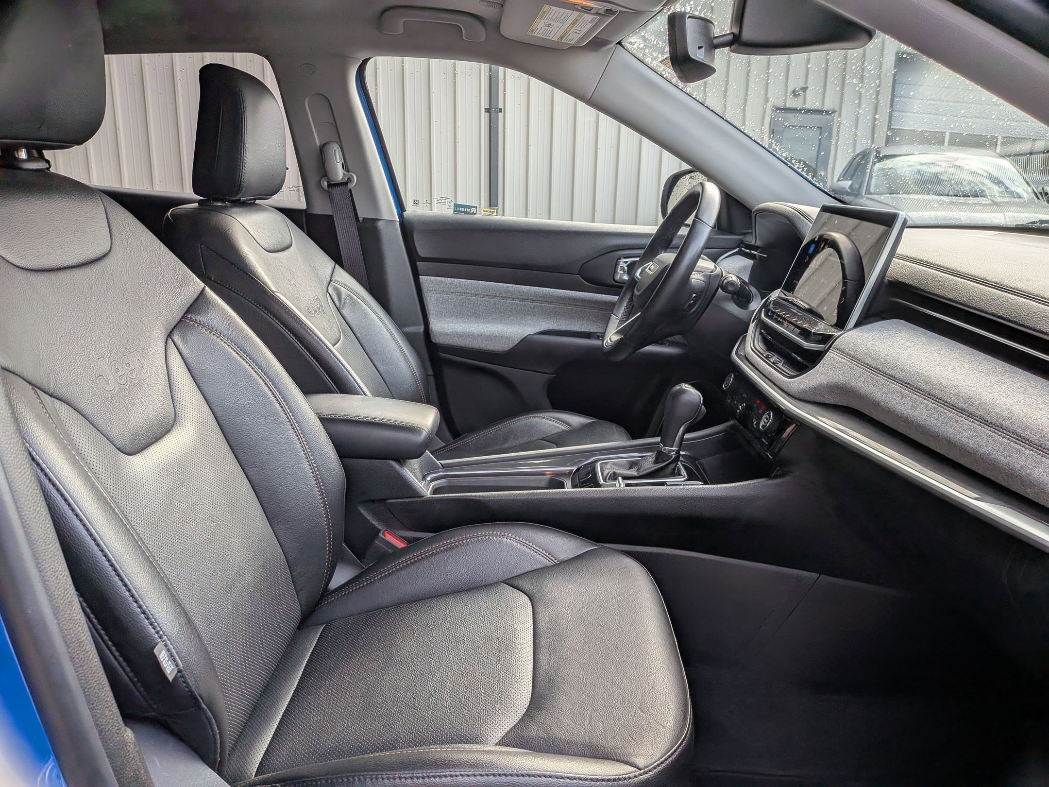 2022 Jeep Compass Latitude Lux photo 37