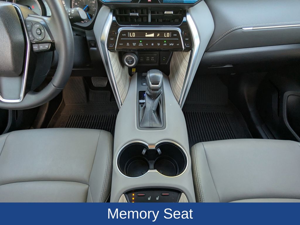 2023 Toyota Venza XLE photo 18