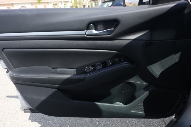 2023 Nissan Altima 2.5 SV photo 21