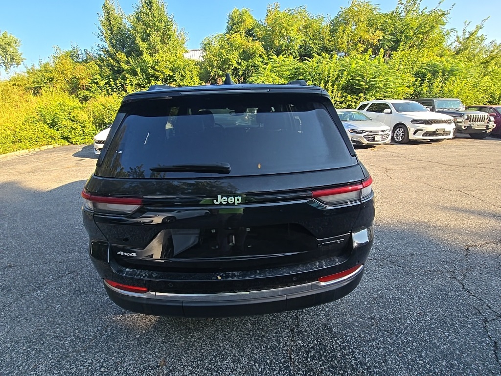 2024 Jeep Grand Cherokee Limited photo 4