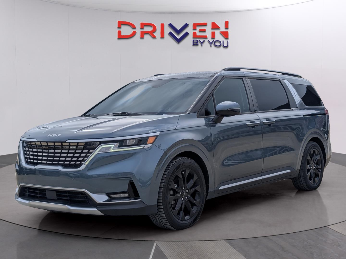 2022 Kia Carnival SX's photo