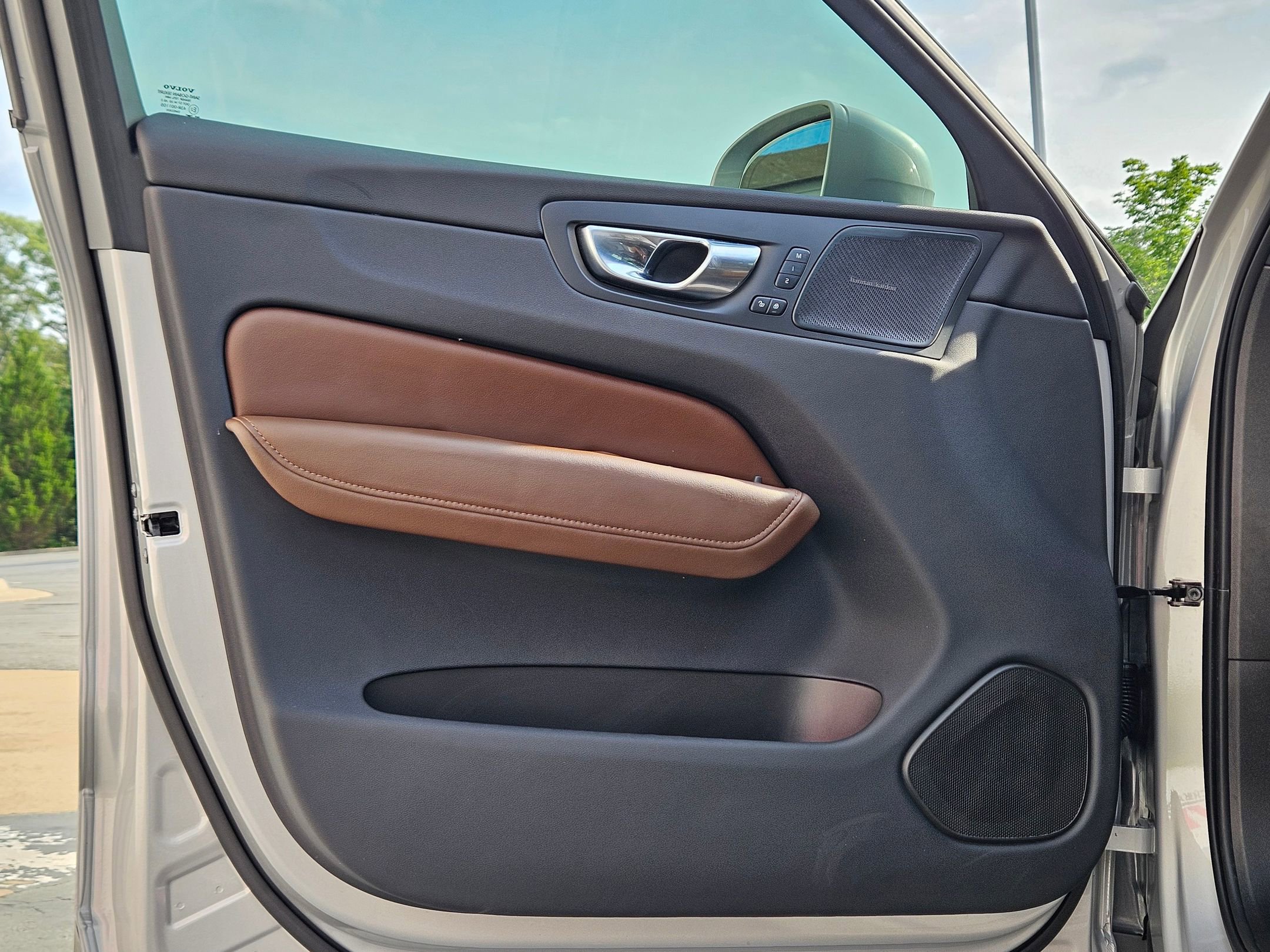 2022 Volvo XC60 Inscription photo 16