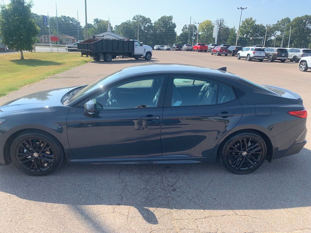 2026 Toyota Camry SE photo 4