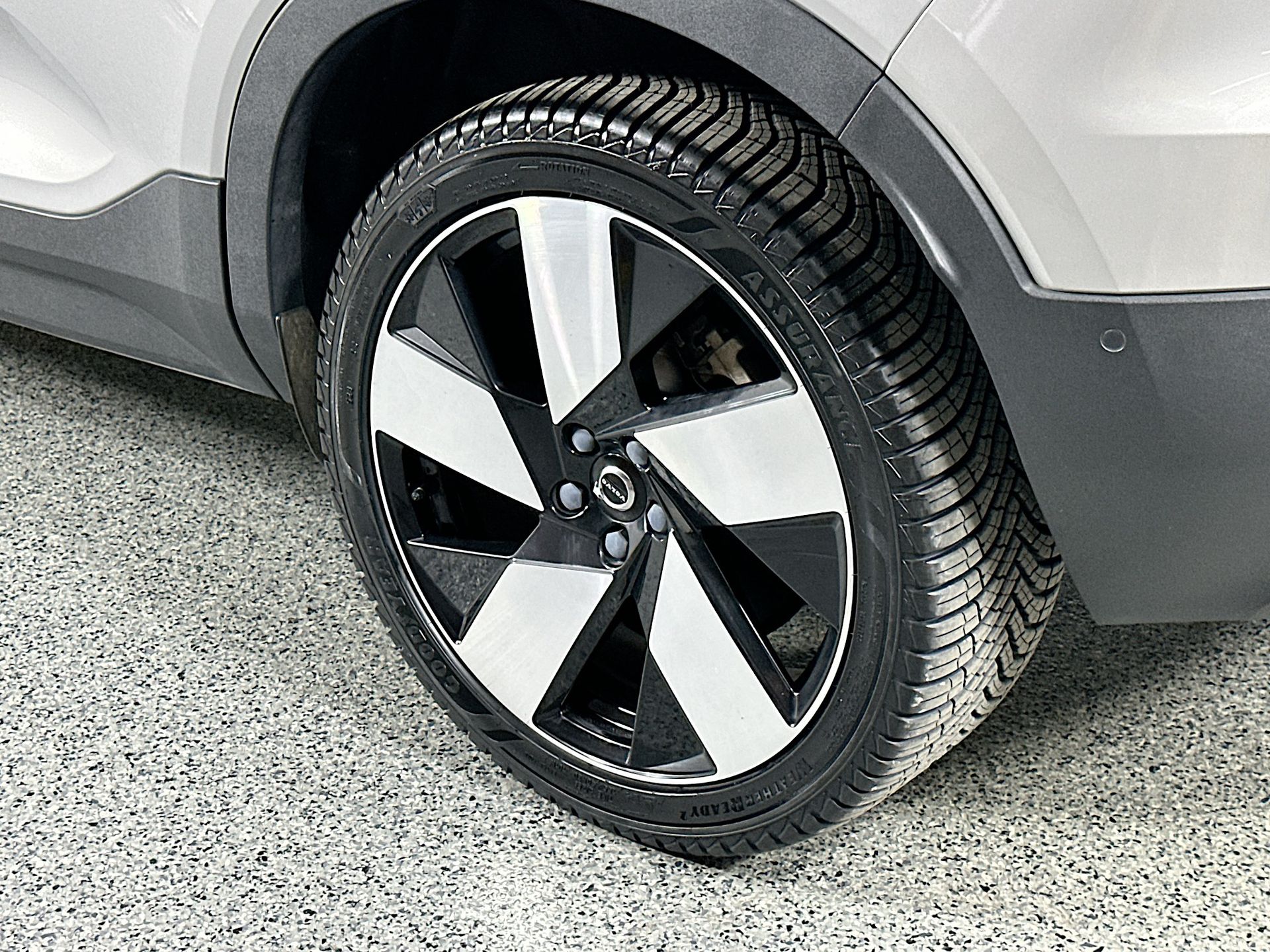 2023 Volvo XC40 Recharge Ultimate photo 8