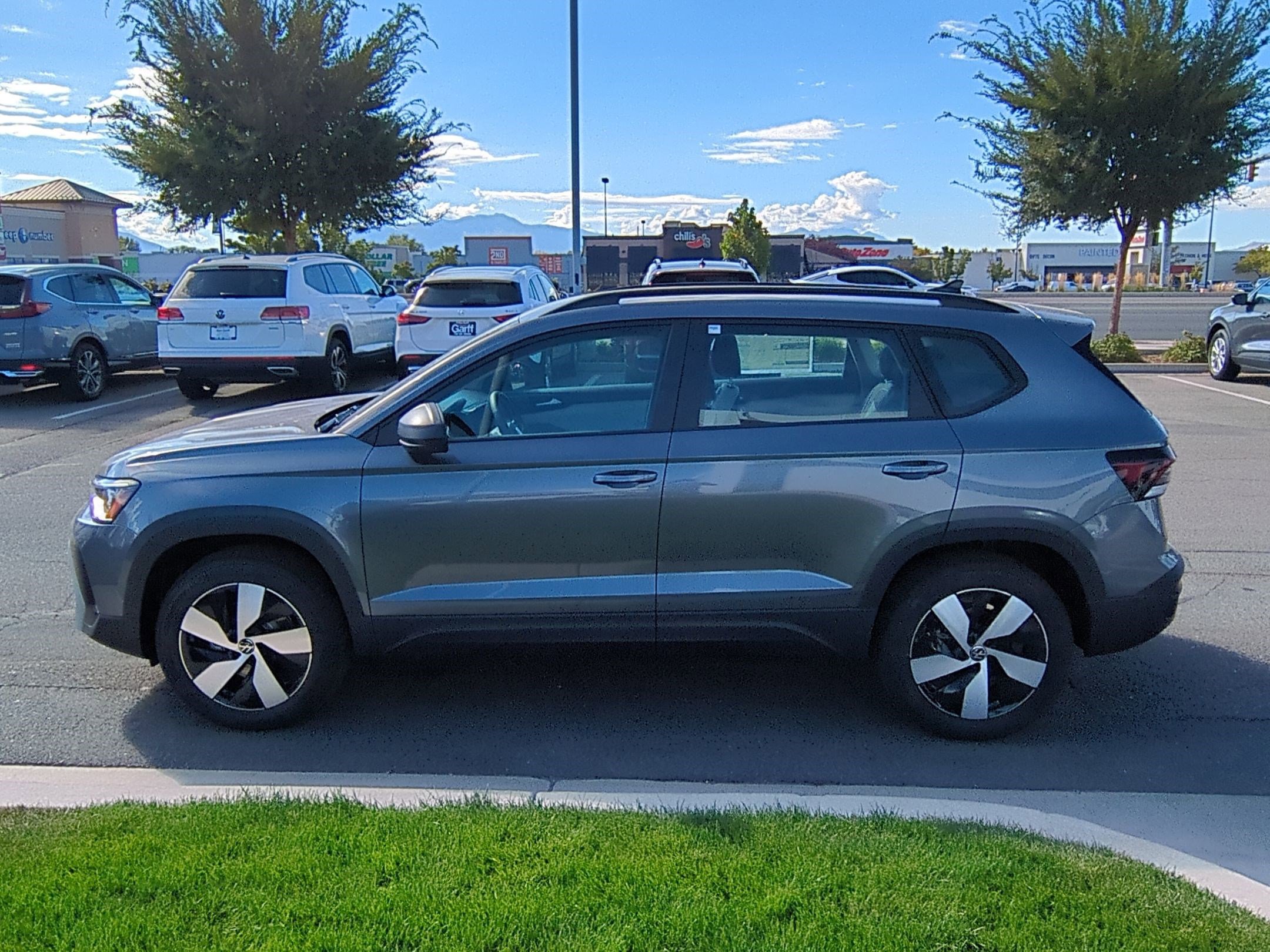 2025 Volkswagen Taos S photo 4