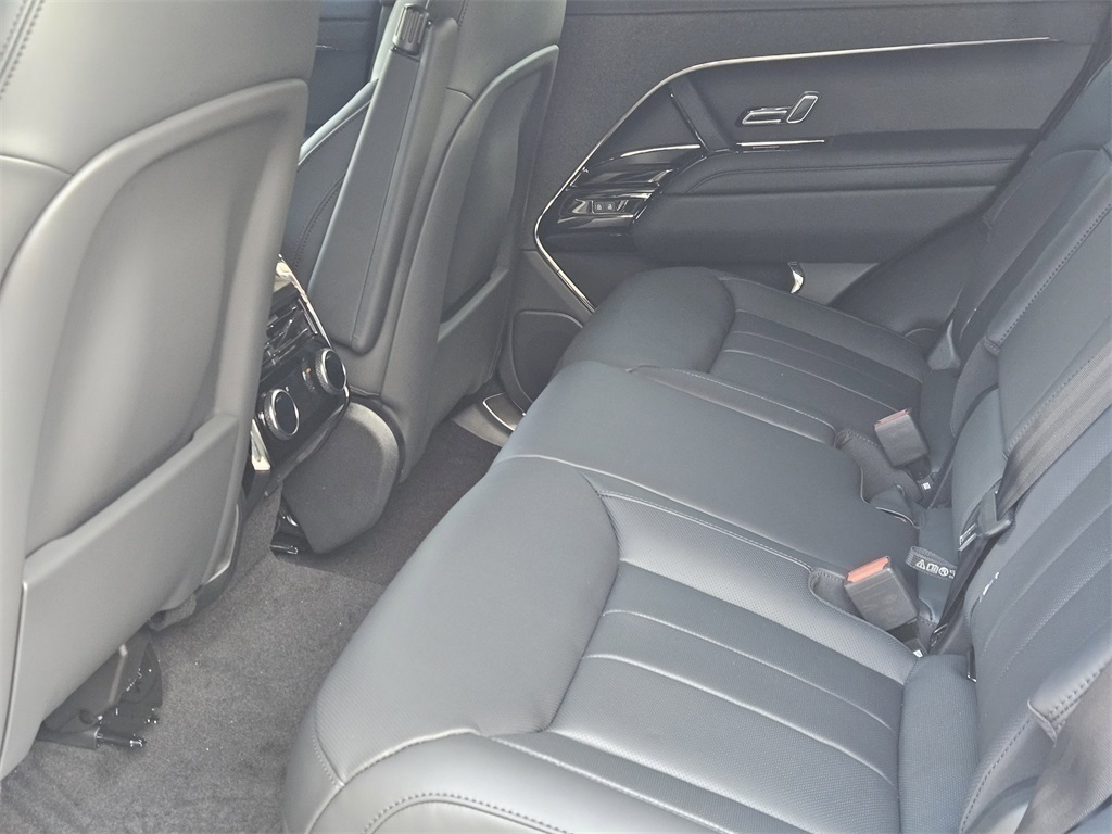 2025 Land Rover Range Rover Sport SE photo 27