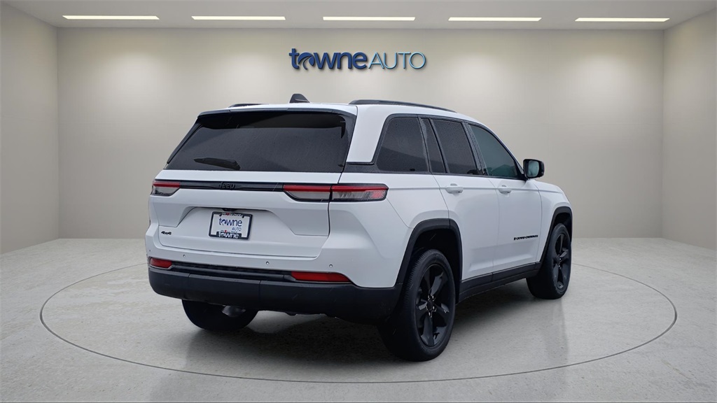 2023 Jeep Grand Cherokee Altitude photo 5