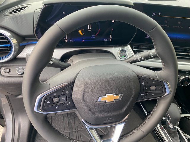 2025 Chevrolet Trax LT photo 28