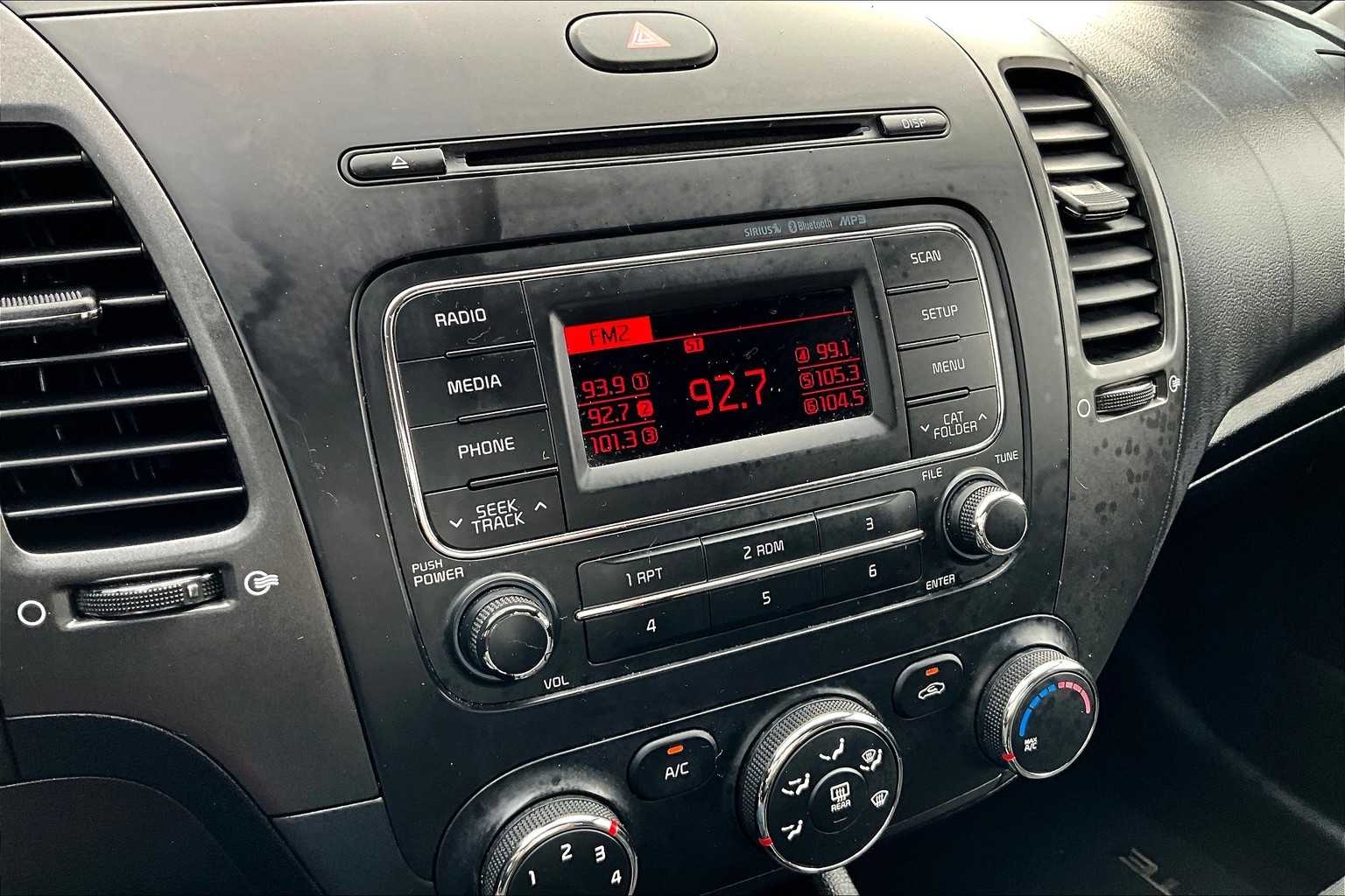2015 Kia Forte LX photo 24