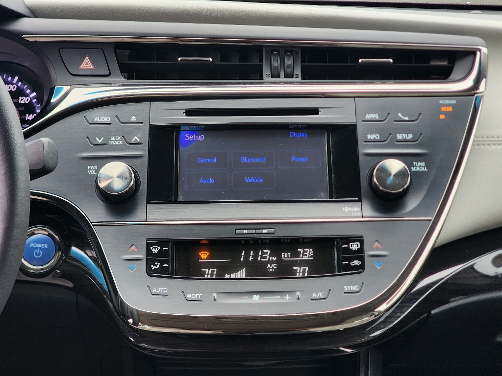 2013 Toyota Avalon Hybrid XLE Premium photo 3
