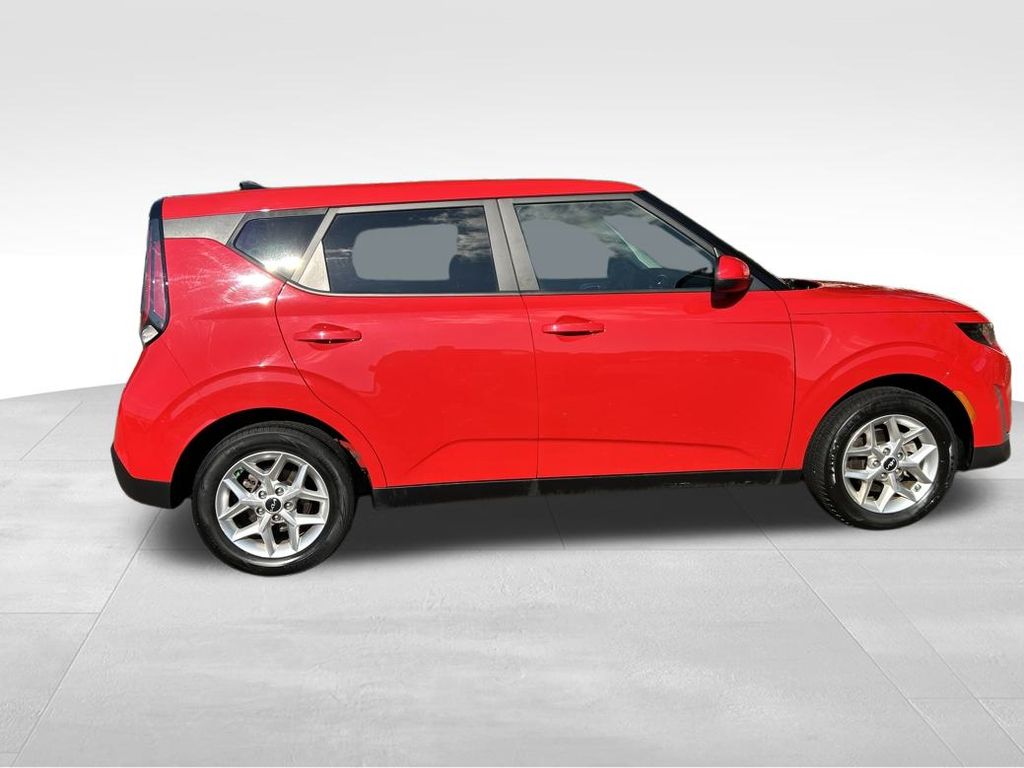 2023 Kia Soul LX photo 7