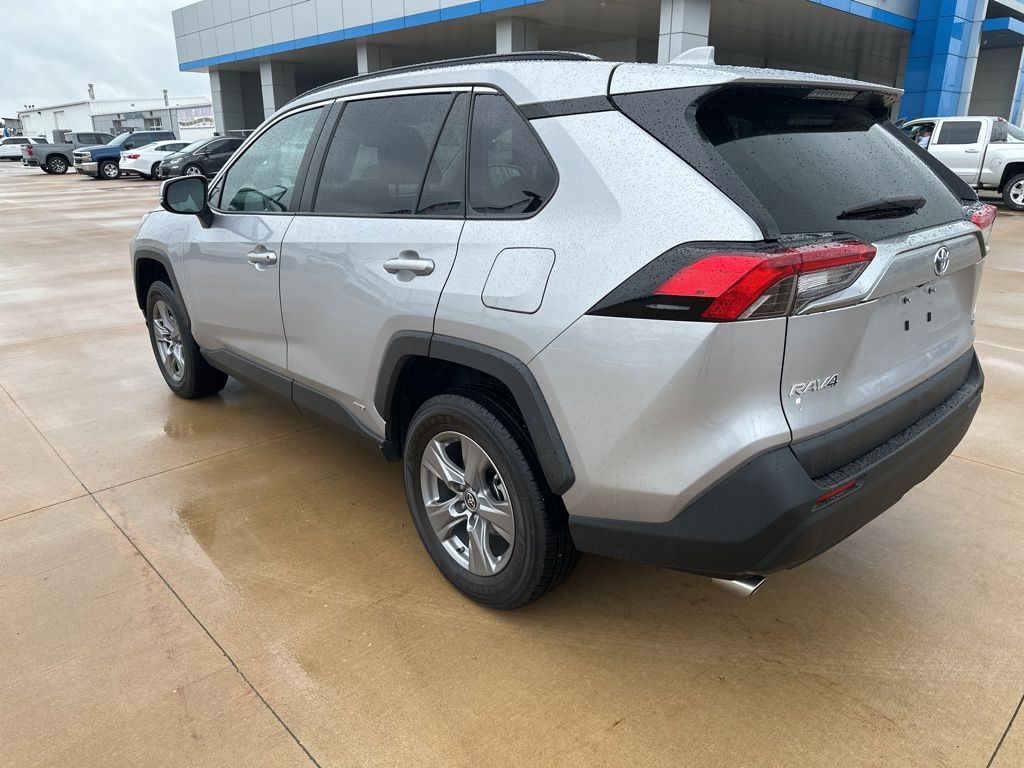 2022 Toyota RAV4 Hybrid LE photo 21