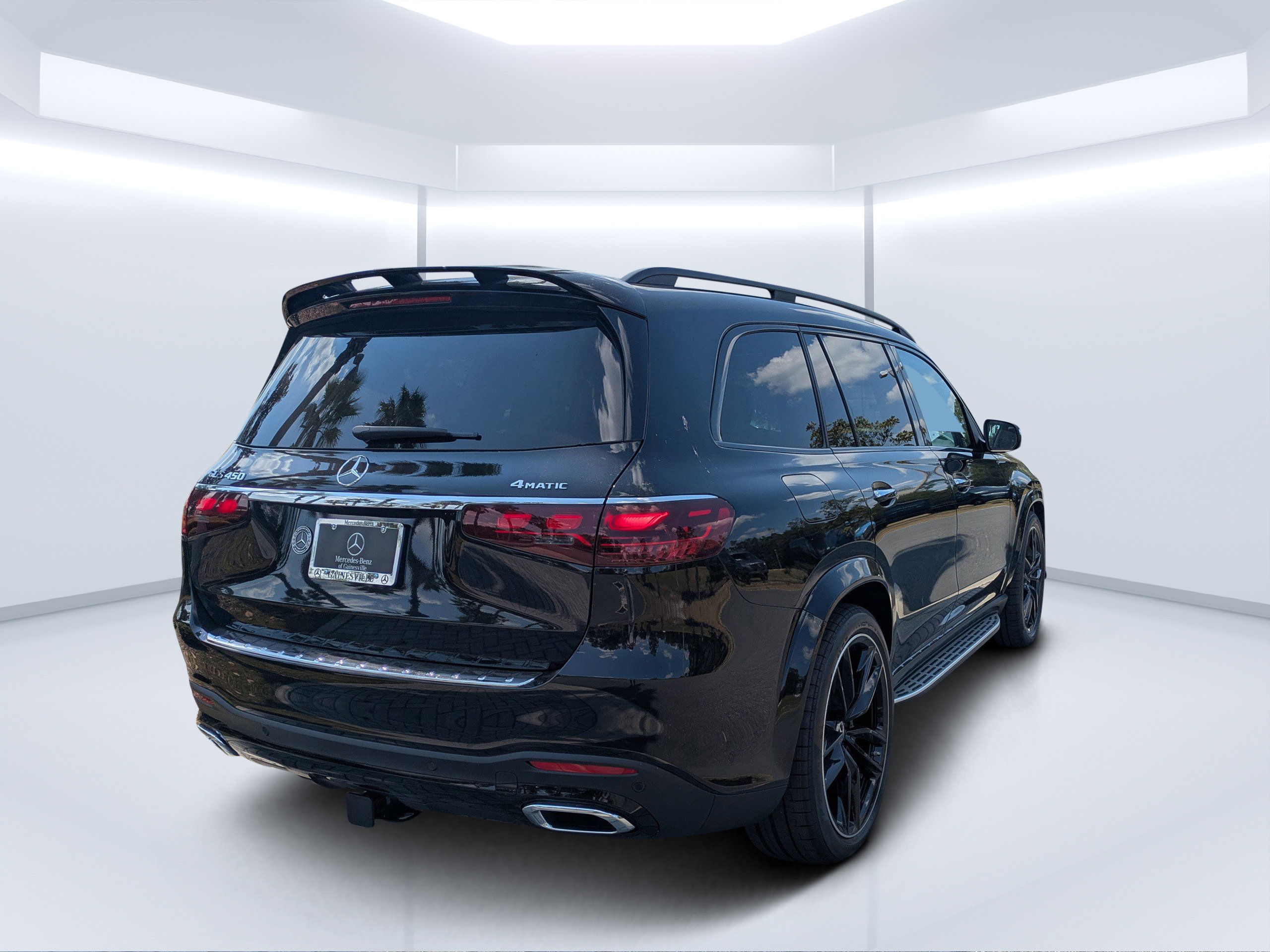 2026 Mercedes Benz GLS 450 4MATIC photo 3