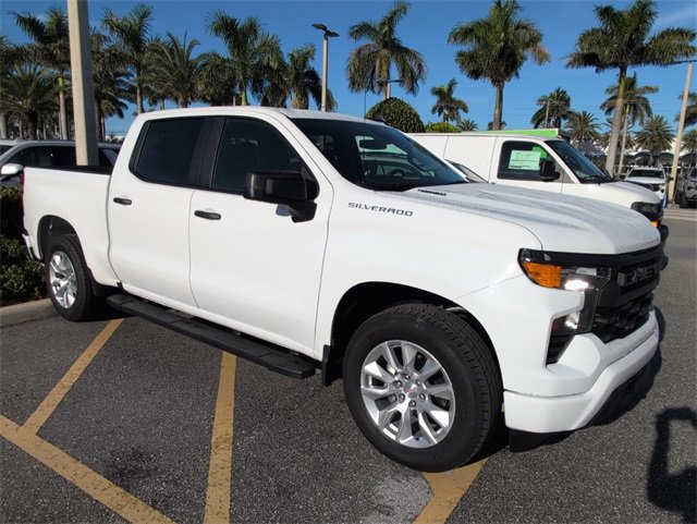 2026 Chevrolet Silverado 1500 Custom photo 2