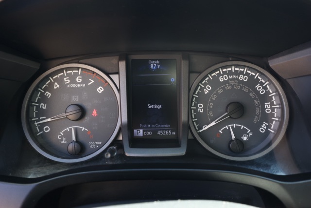2017 Toyota Tacoma SR5 photo 26