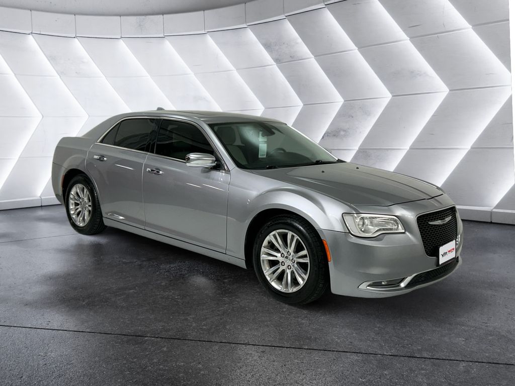2016 Chrysler 300 C's photo