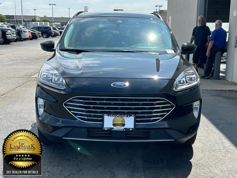 2021 Ford Escape Titanium photo 4
