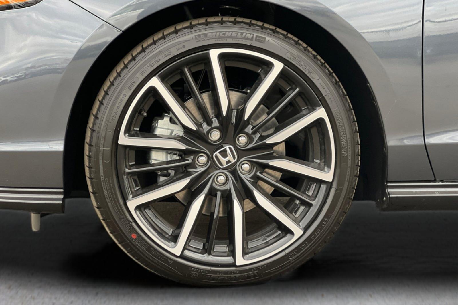 2025 Honda Accord Hybrid Touring photo 29