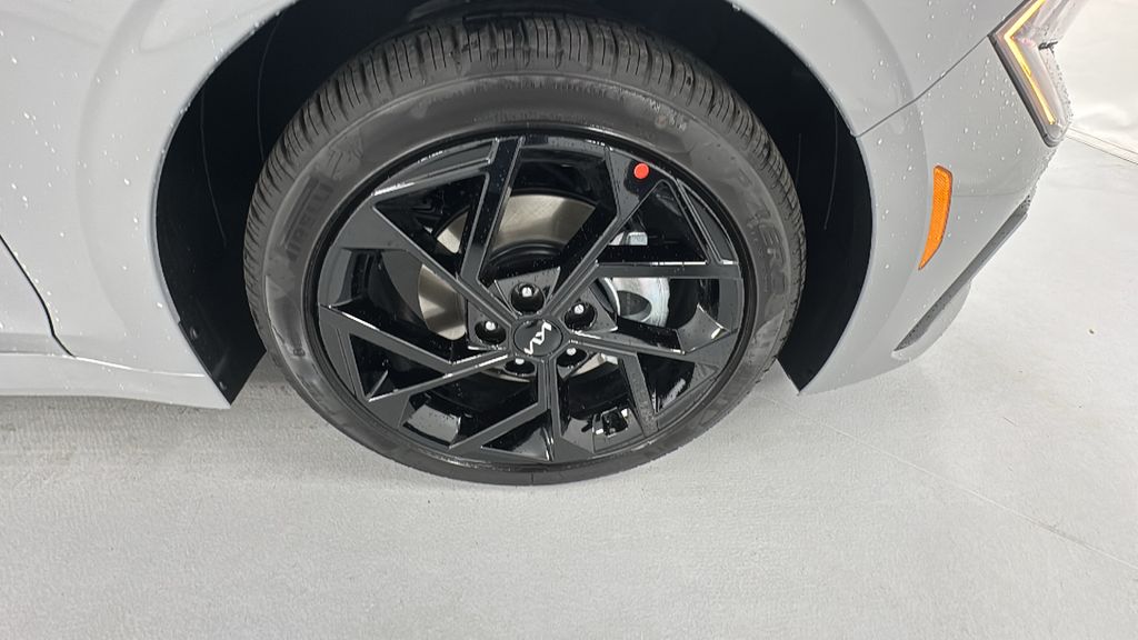 2026 Kia K5 GT-Line photo 9