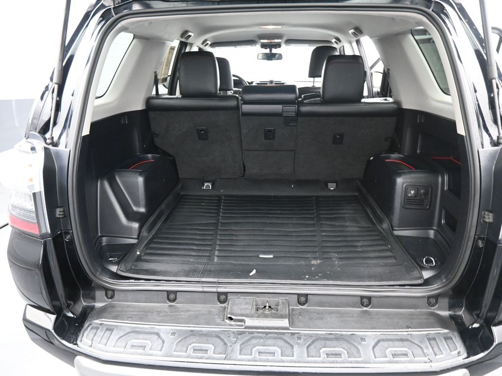 2017 Toyota 4Runner SR5 photo 12
