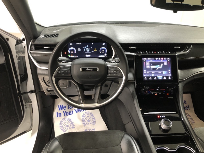 2023 Jeep Grand Cherokee Altitude photo 26