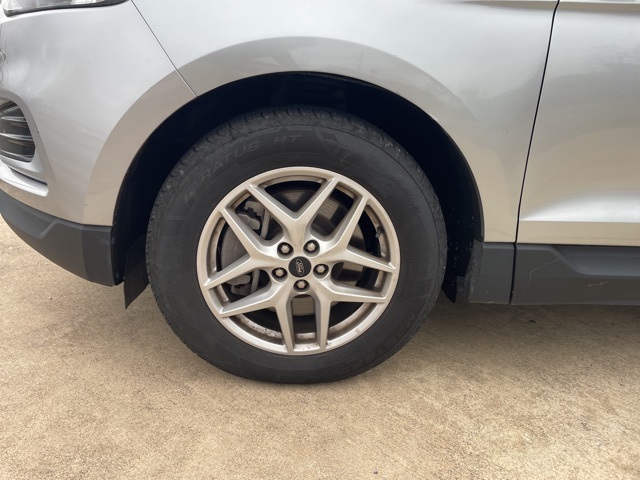 2024 Ford Edge SEL photo 4