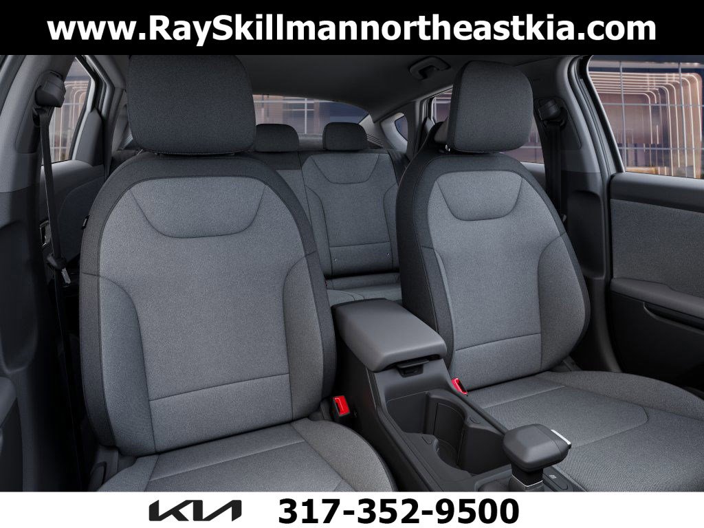 2025 Kia K4 LXS photo 13