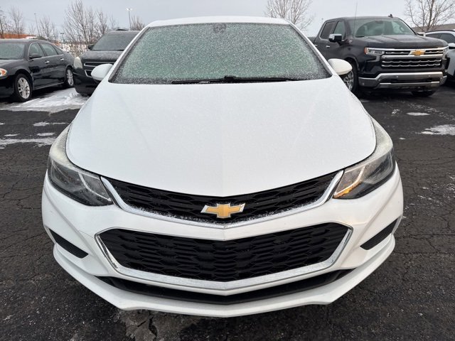 Used 2018 Chevrolet Cruze LT with VIN 1G1BE5SM8J7158059 for sale in Defiance, OH