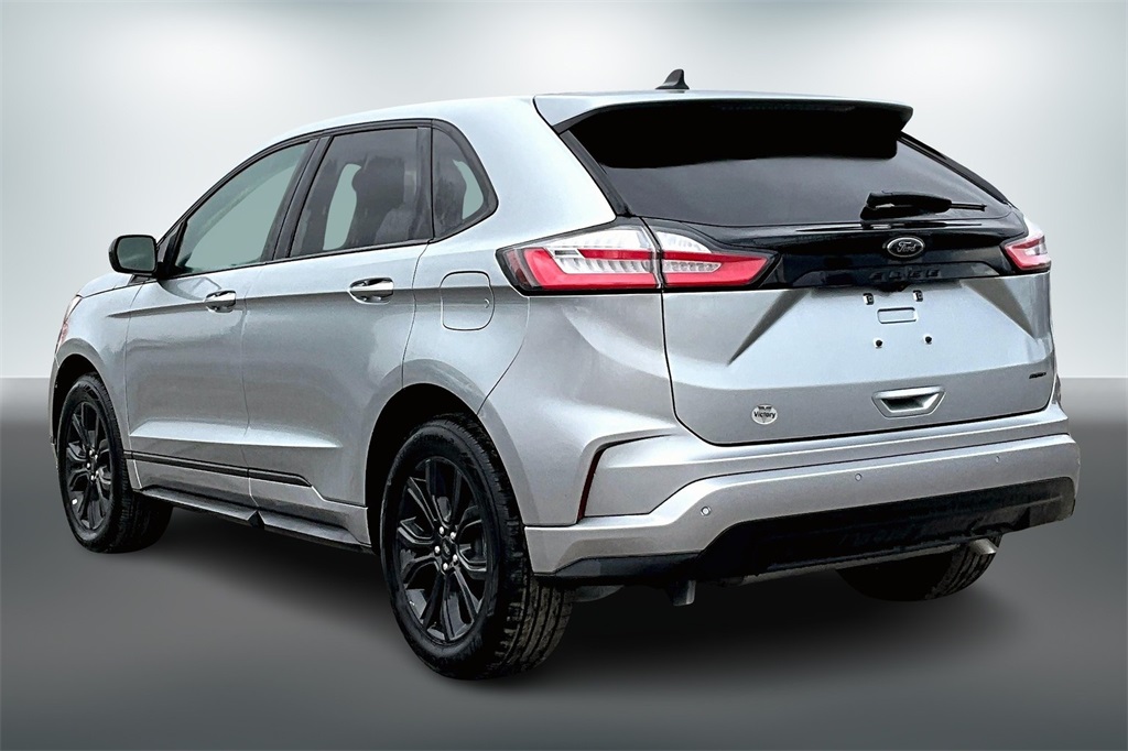 2024 Ford Edge SE photo 3