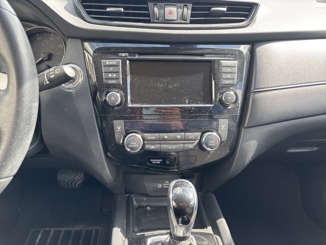 2019 Nissan Rogue SV photo 11