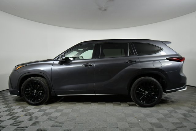 2024 Toyota Highlander LE photo 14