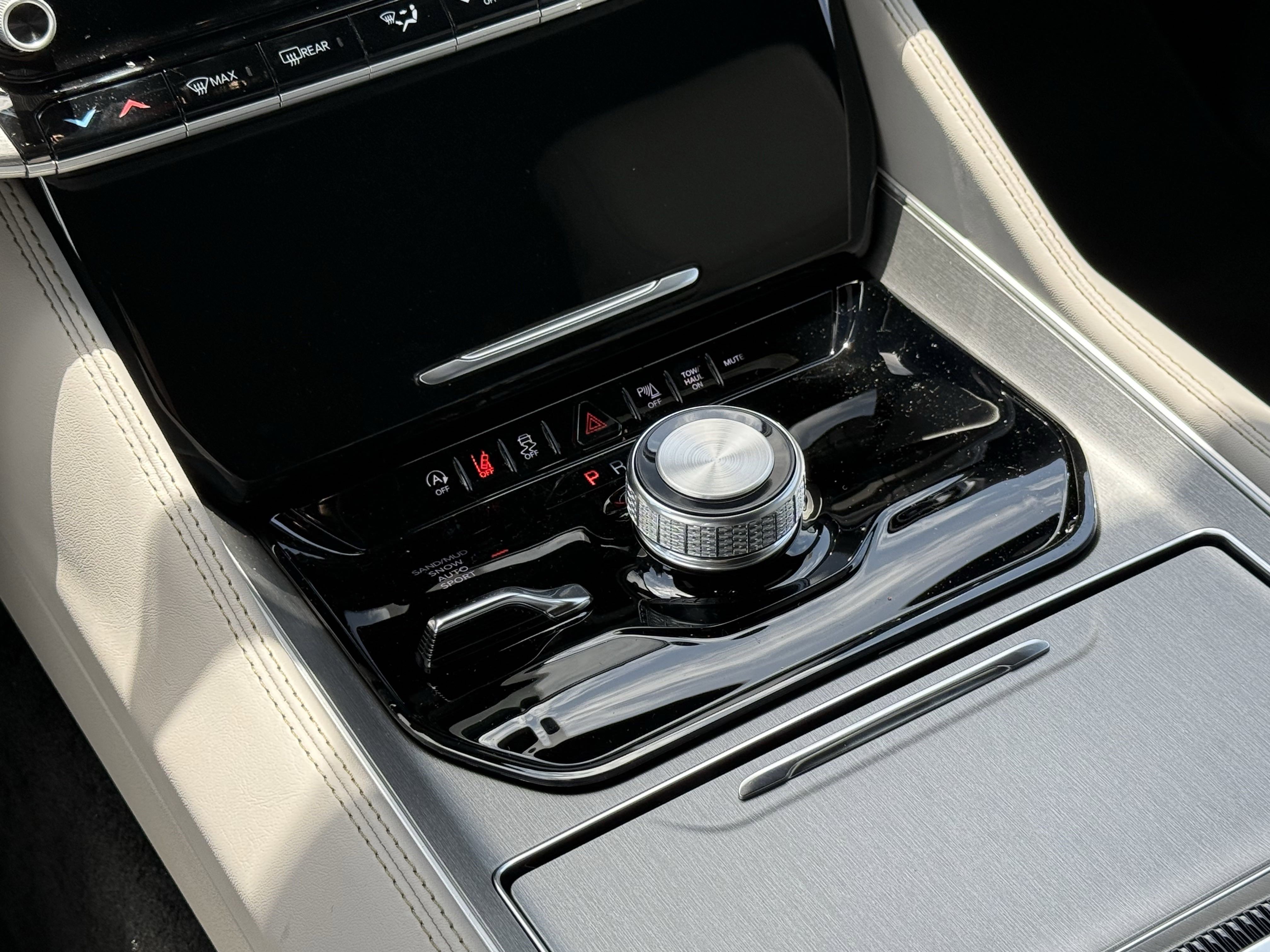 2025 Jeep Wagoneer Base photo 9