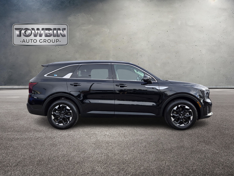 2024 Kia Sorento S photo 3