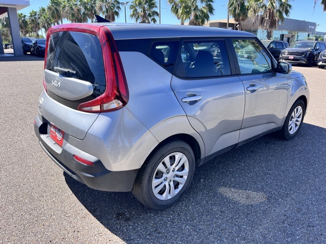 2022 Kia Soul LX photo 3