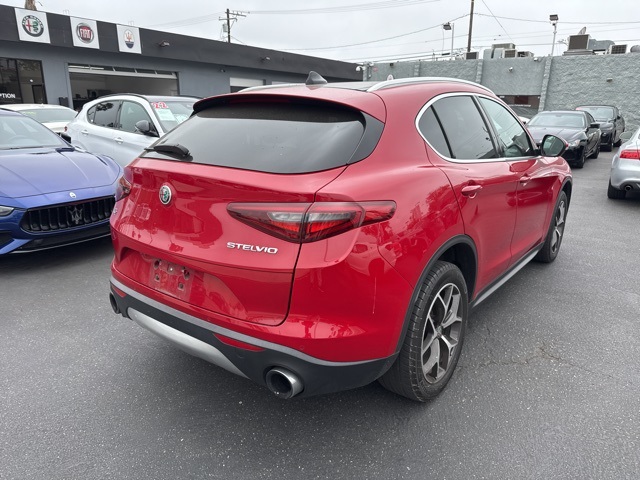 2019 Alfa Romeo Stelvio Ti photo 4
