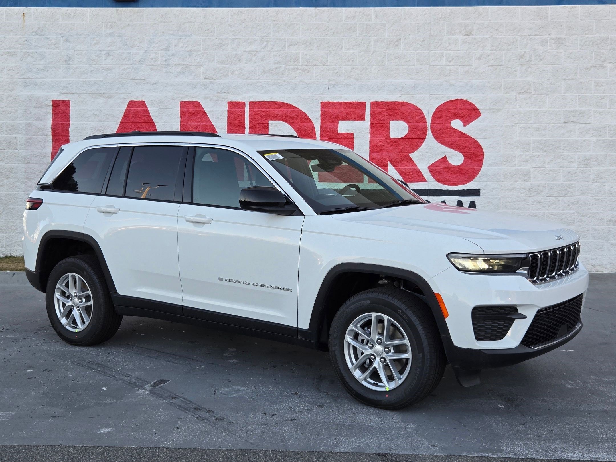2025 Jeep Grand Cherokee Laredo's photo