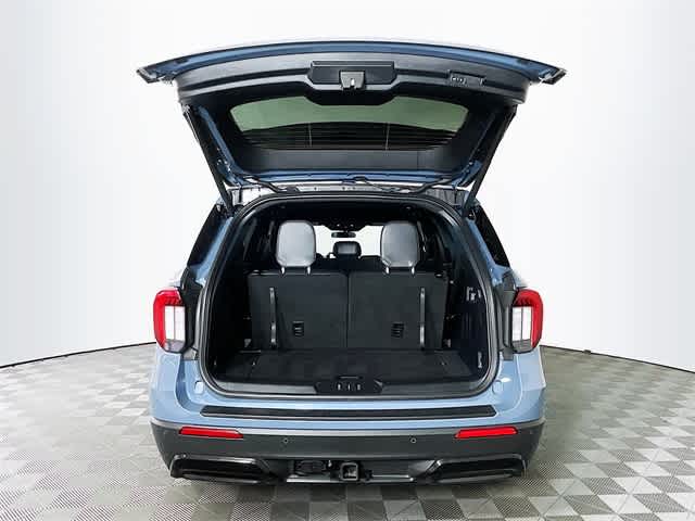 2025 Ford Explorer ST-Line photo 28