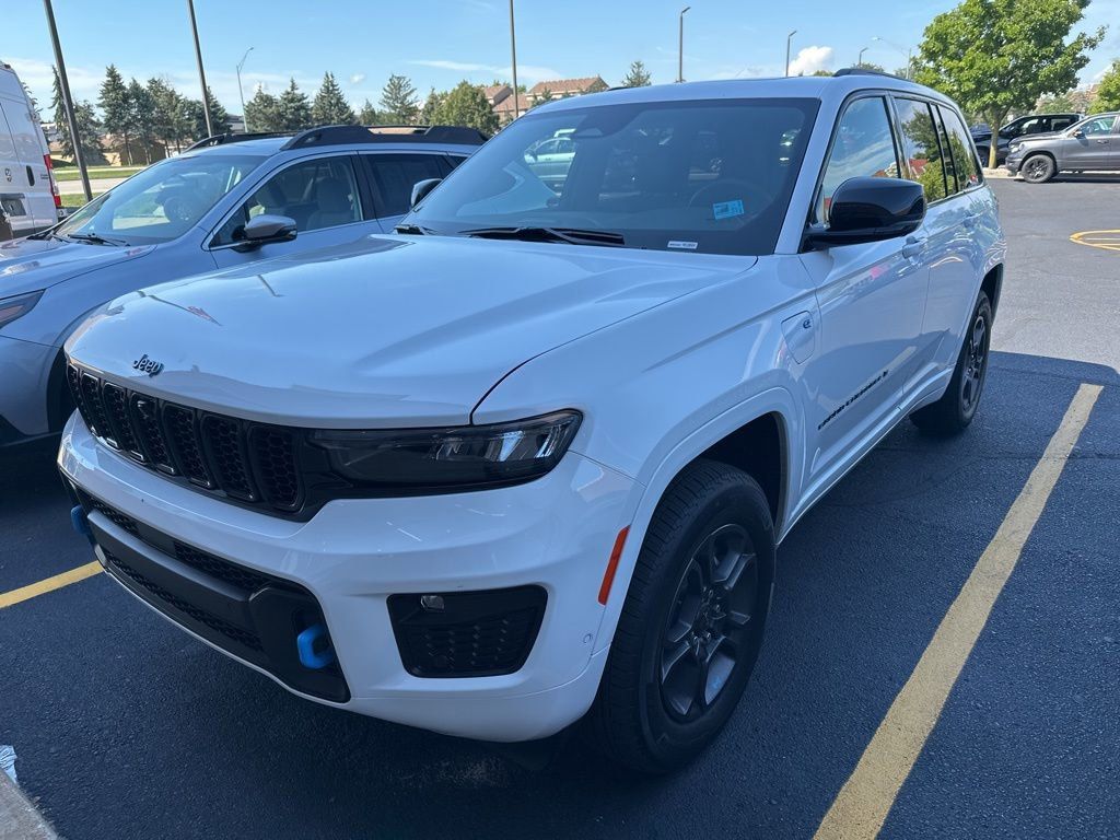 2025 Jeep Grand Cherokee 4xe Anniversary Edition photo 2