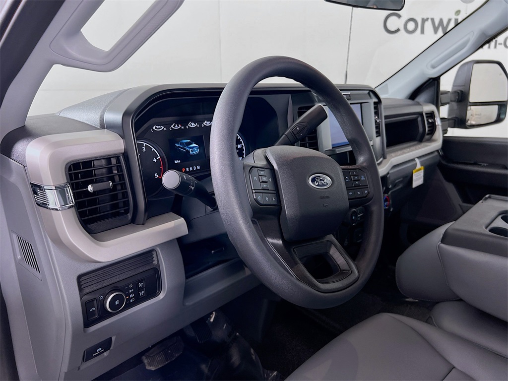 2026 Ford F-350 photo 3