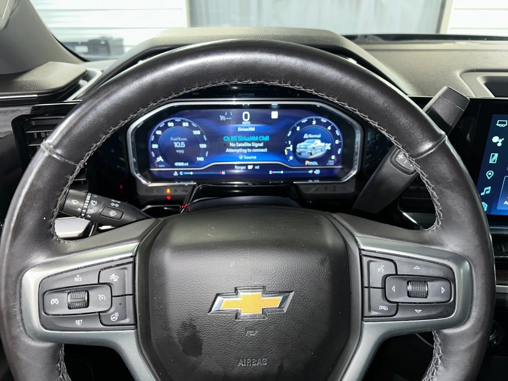 2022 Chevrolet Silverado 1500 LT photo 3