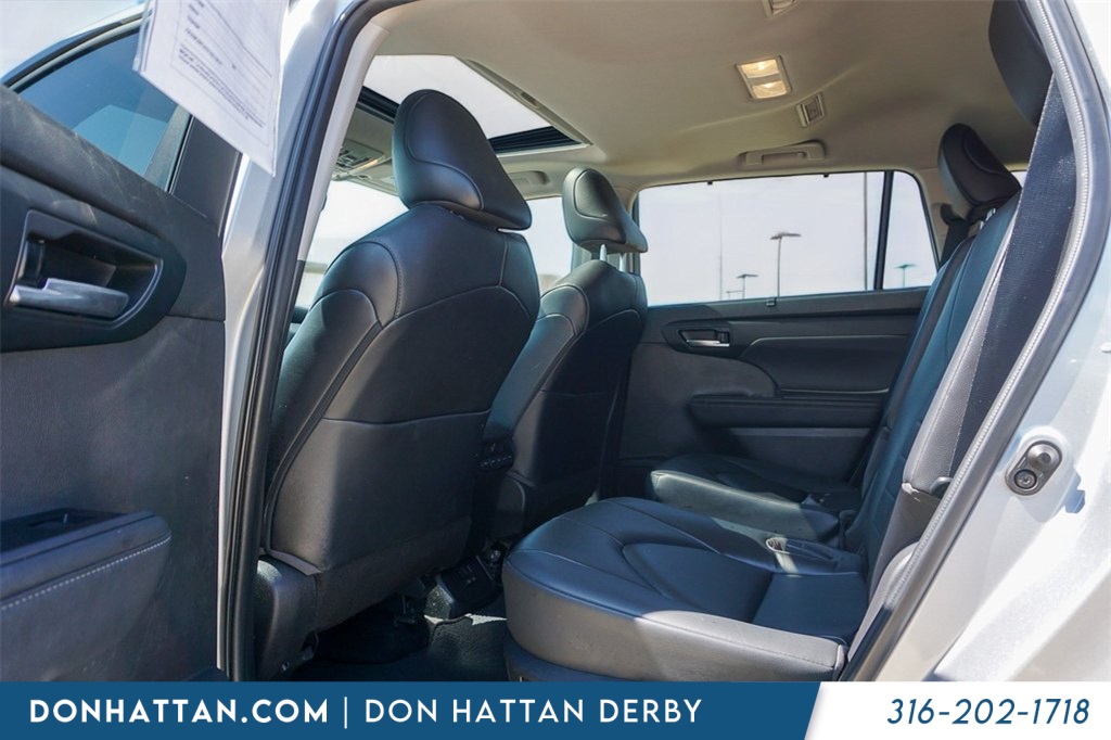 2023 Toyota Highlander XLE photo 19